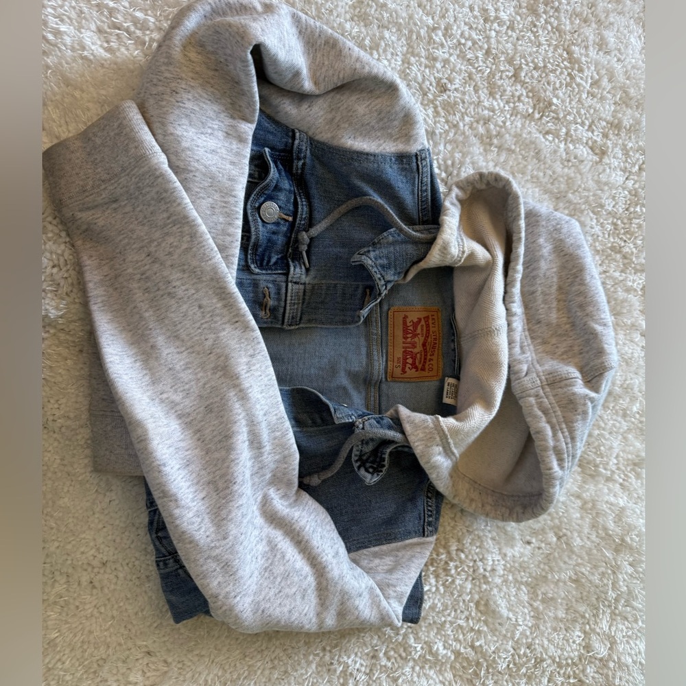 Levi's Women's Blue Denim Jacket with Hoodie - Picture 2 of 6